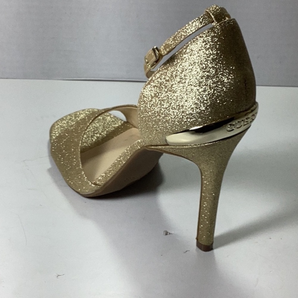 Guess - Picture 4 of 10